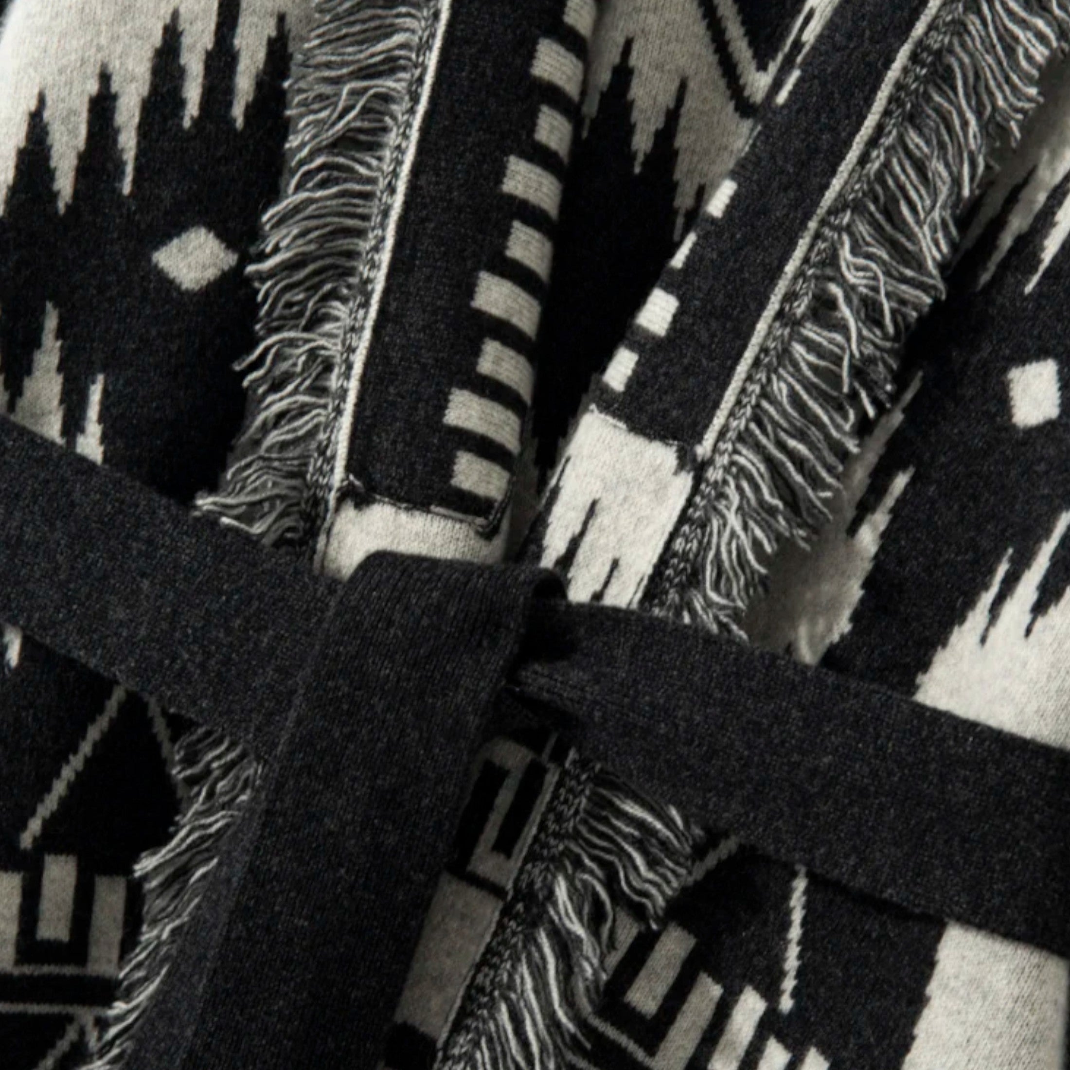 100% Cashmere Tassel Cardigan for Women – Vintage Jacquard Design for Elegant Layering and Cozy Comfort