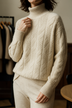Cable Knit Sweater in Soft Wool Blend for Cozy Casual Wear - Perfect for Fall and Winter Seasons